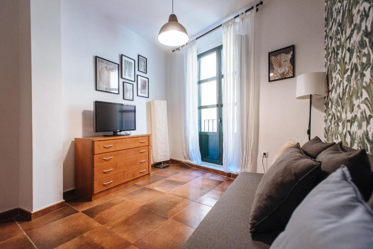 Apartment Homeyseville- Bright At Santa Cruz 6 Pax, Parking Optional