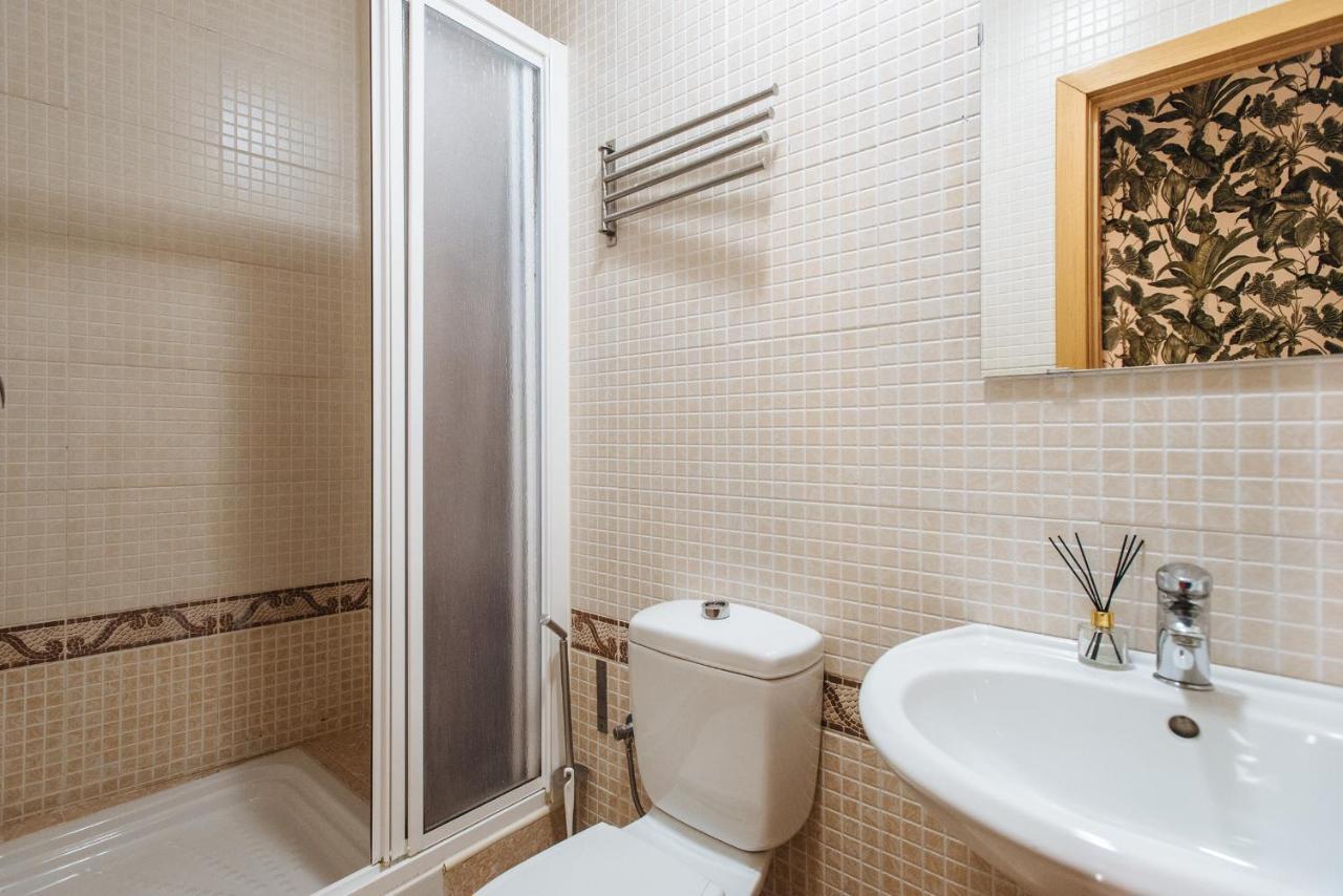 Homeyseville- Bright At Santa Cruz 6 Pax, Parking Optional Apartment