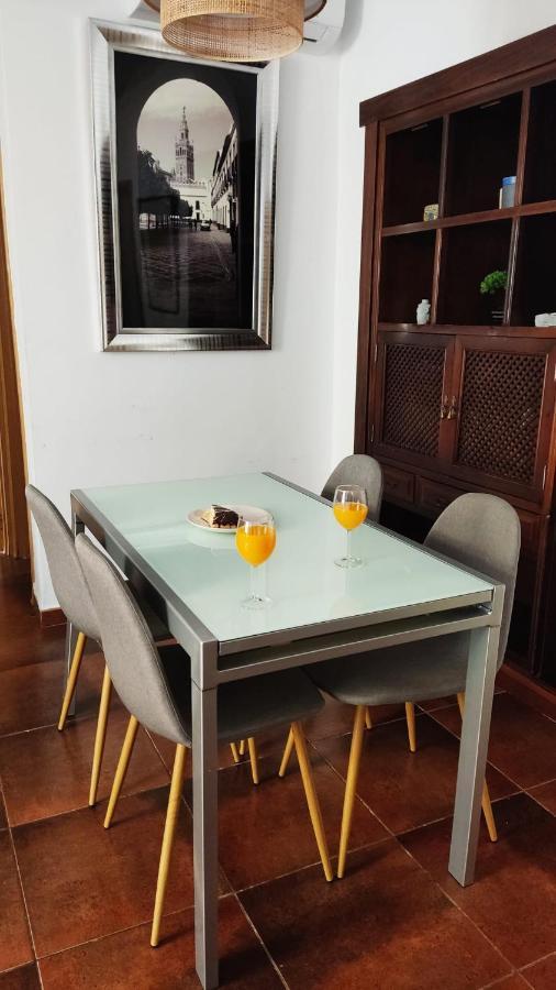 Apartment Homeyseville- Bright At Santa Cruz 6 Pax, Parking Optional Seville