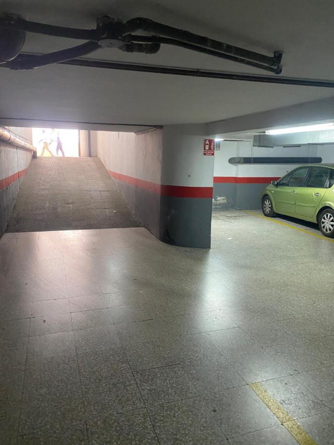 Monsalves, 29 * Sevilla
