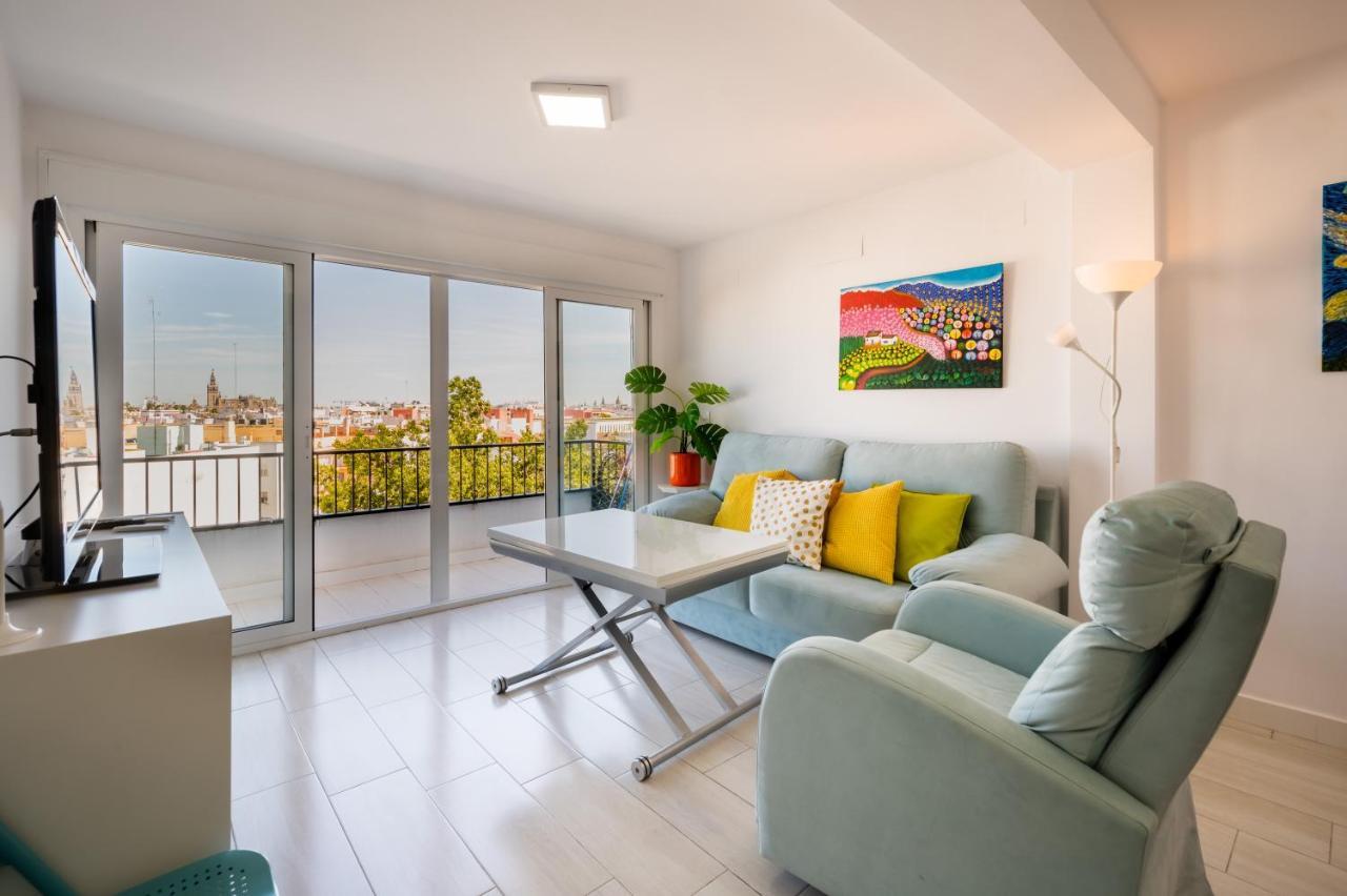 Wide And Colourful- 3bd 1bth- Triana Sevilla