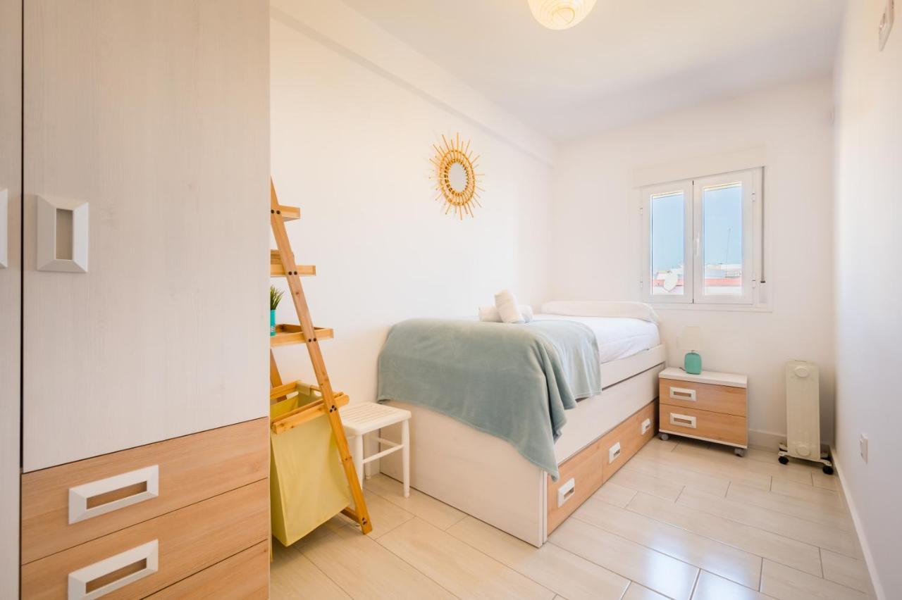 Wide And Colourful- 3bd 1bth- Triana * Sevilla