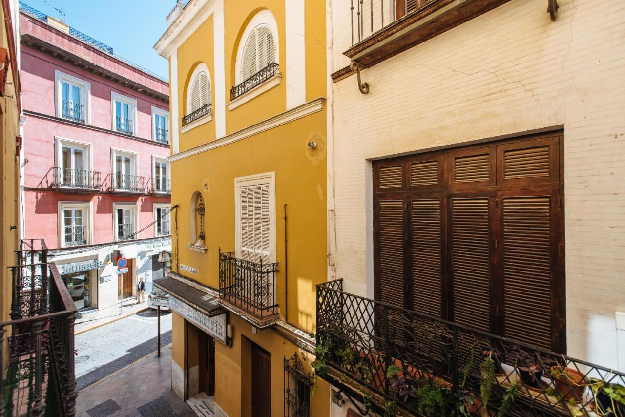 Homeyseville- Bright At Santa Cruz 6 Pax, Parking Optional Apartment *