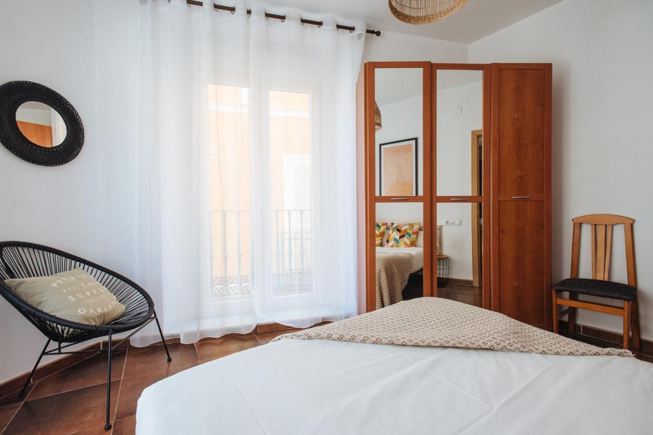 Homeyseville- Bright At Santa Cruz 6 Pax, Parking Optional * Seville