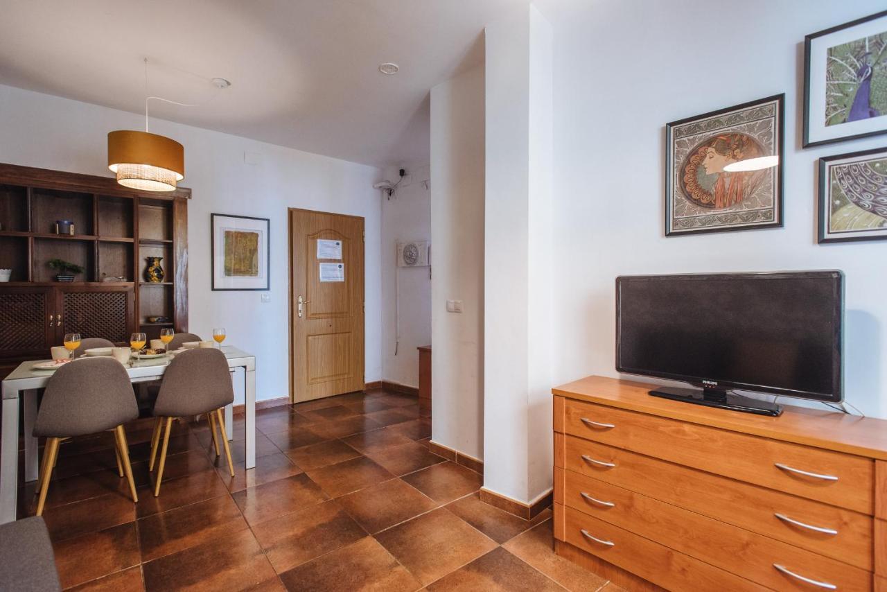 Homeyseville- Bright At Santa Cruz 6 Pax, Parking Optional * Seville
