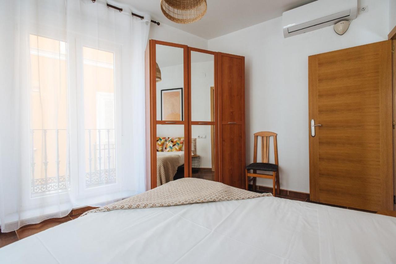 Homeyseville- Bright At Santa Cruz 6 Pax, Parking Optional Apartment