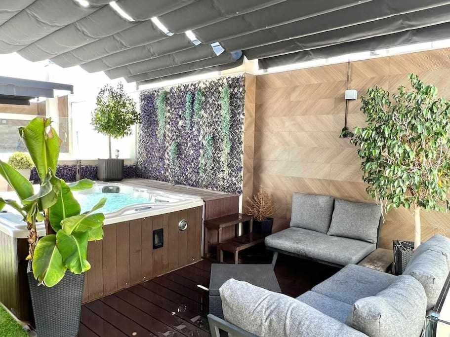 Elegant Duplex 3 Master Bedrooms And Private *