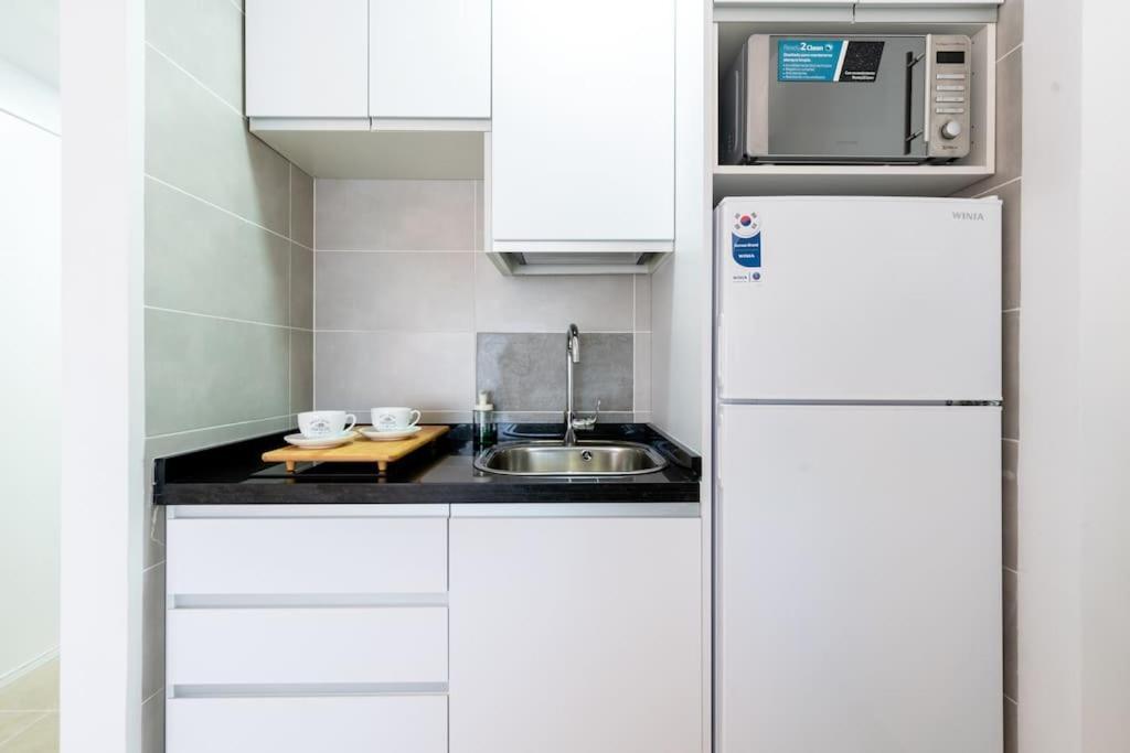 Estudio En Resitur By Thegoodtourist Apartamento Sevilla
