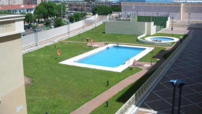Apartamento Fibes Con Parking Gratis. Este.