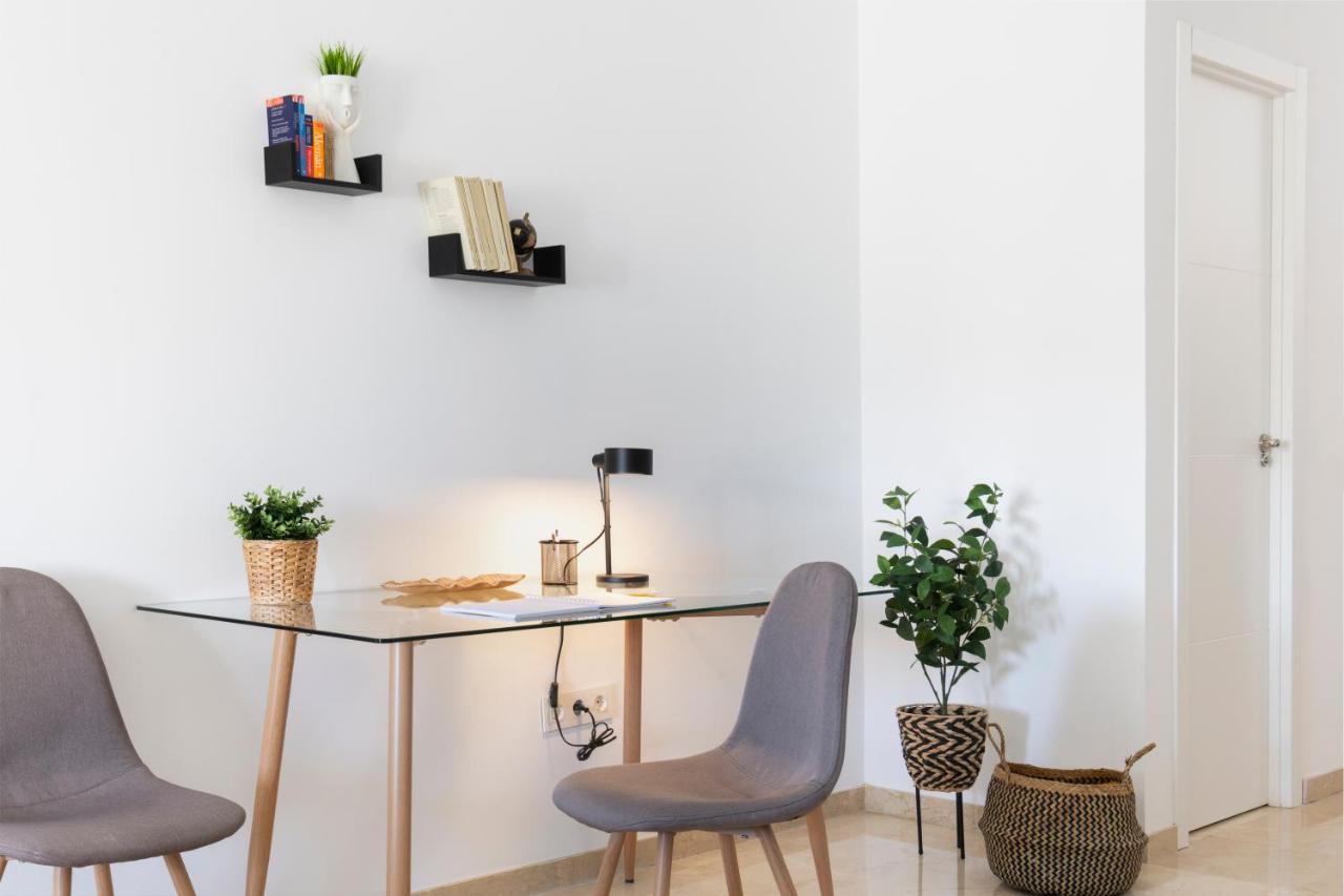 Leones Home, Parking Y Vistas Al Rio Apartment Seville