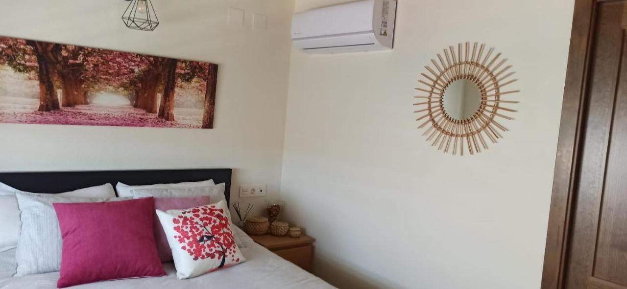 Bonita Y Acogedora Casa En Plena Sierra Norte, A Tan Solo 30 Minutos De Сasa de vacaciones