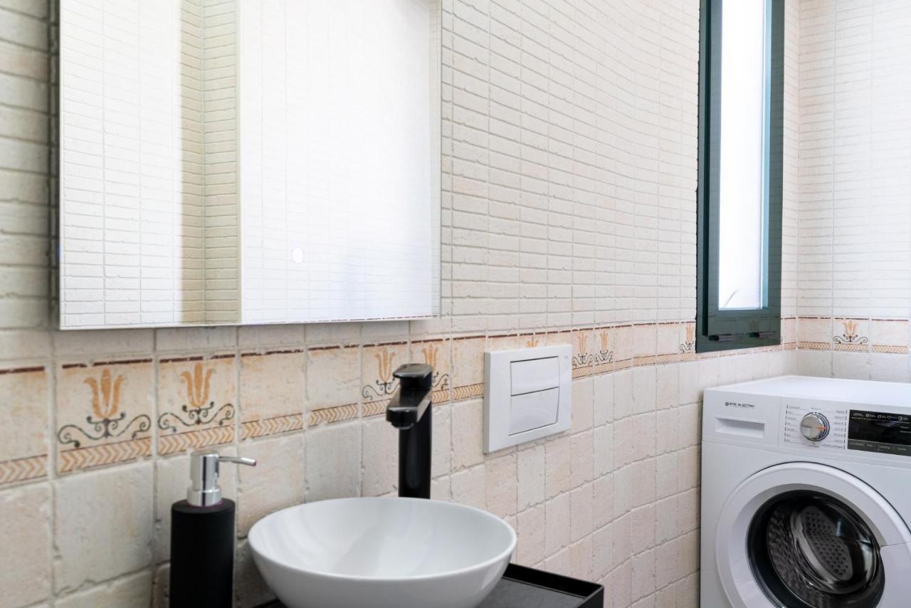 Atico Con Terraza San Juan De La Palma Apartment Seville