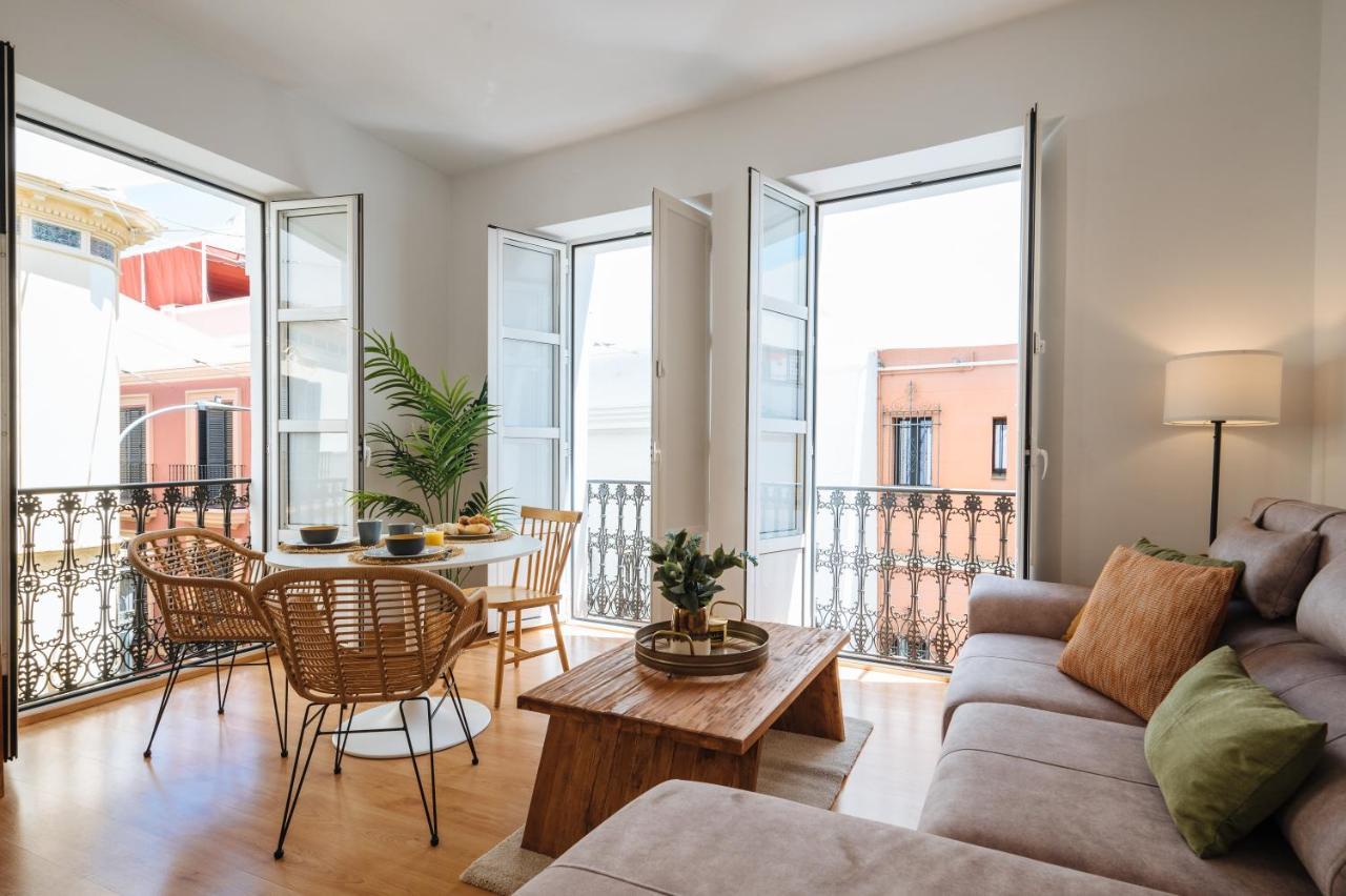 Hostly Rivero 2a Center Loft-fibre-communal Terrace-parking Optional-cless Apartamento Sevilla