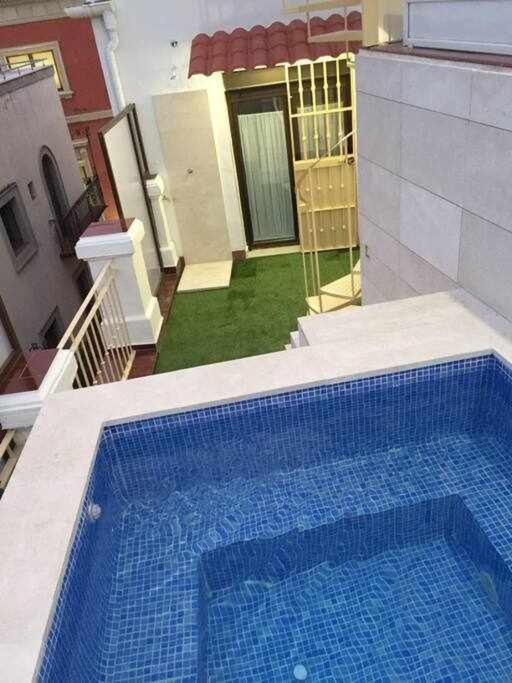 Atico Con Piscina Junto Catedral De Apartment *