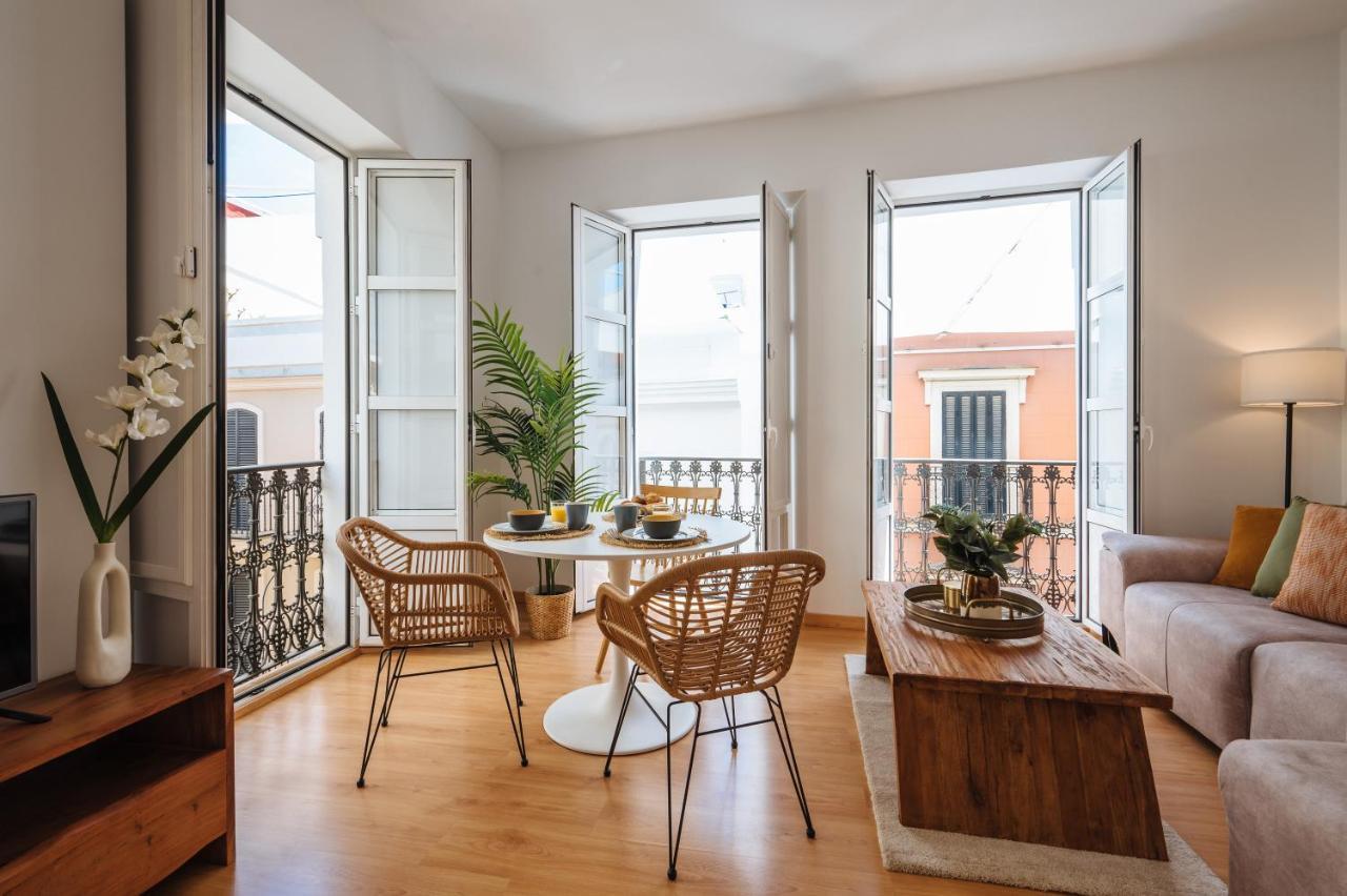 Hostly Rivero 2a Center Loft-fibre-communal Terrace-parking Optional-cless Sevilla