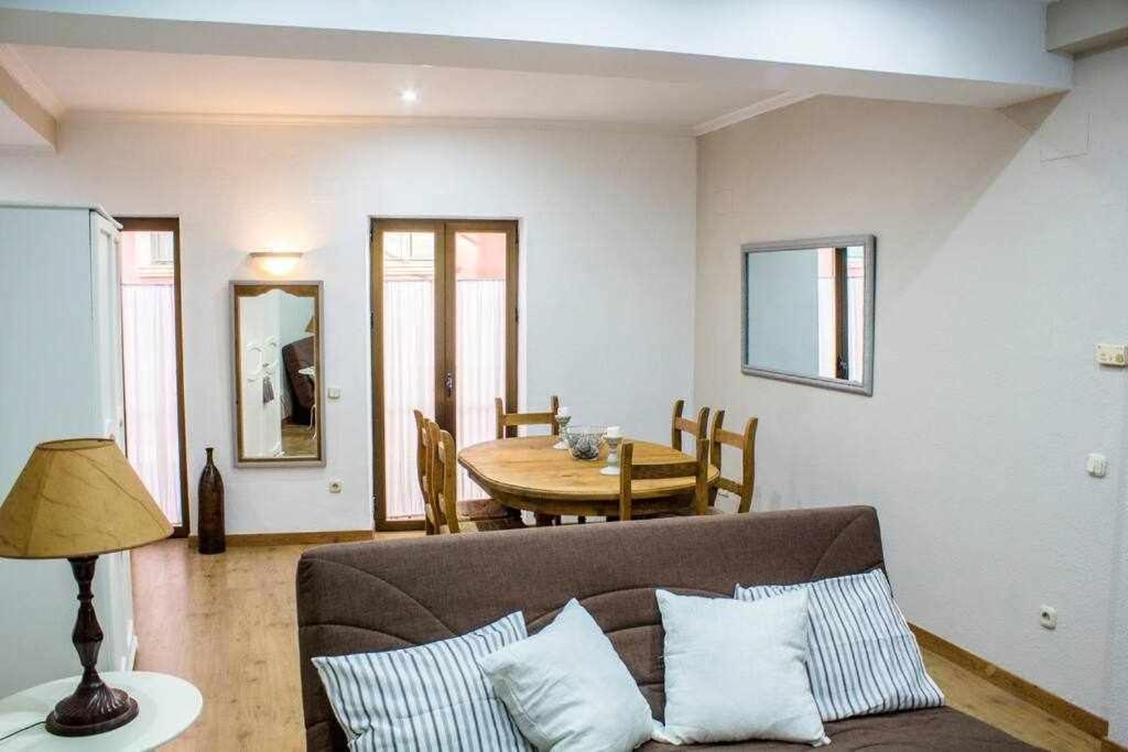 Atico Con Piscina Junto Catedral De Apartment