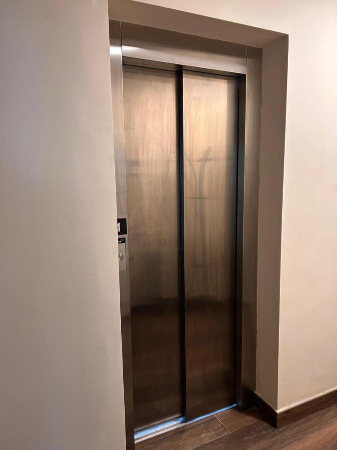 Moratin N3 150 M2 * Sevilla