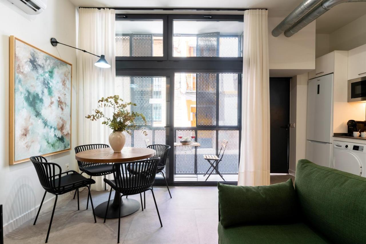 Cv Brand New 2br Triana By Covadon Street
