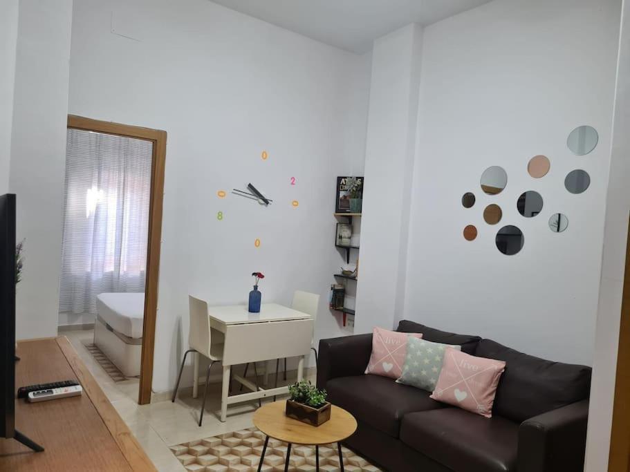 Apartamento En El Fontanal, Casa- Patio De Vecinos