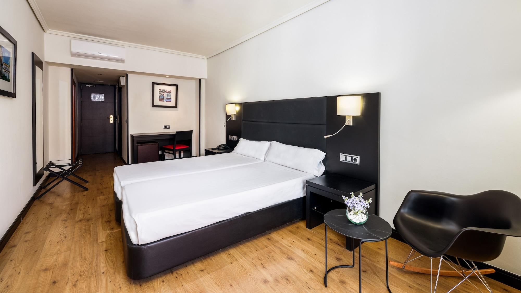 Virgen De Reyes Hotel 4*