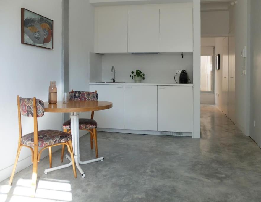 Design Near Center, Cool Popular Neighborhood Apartamento