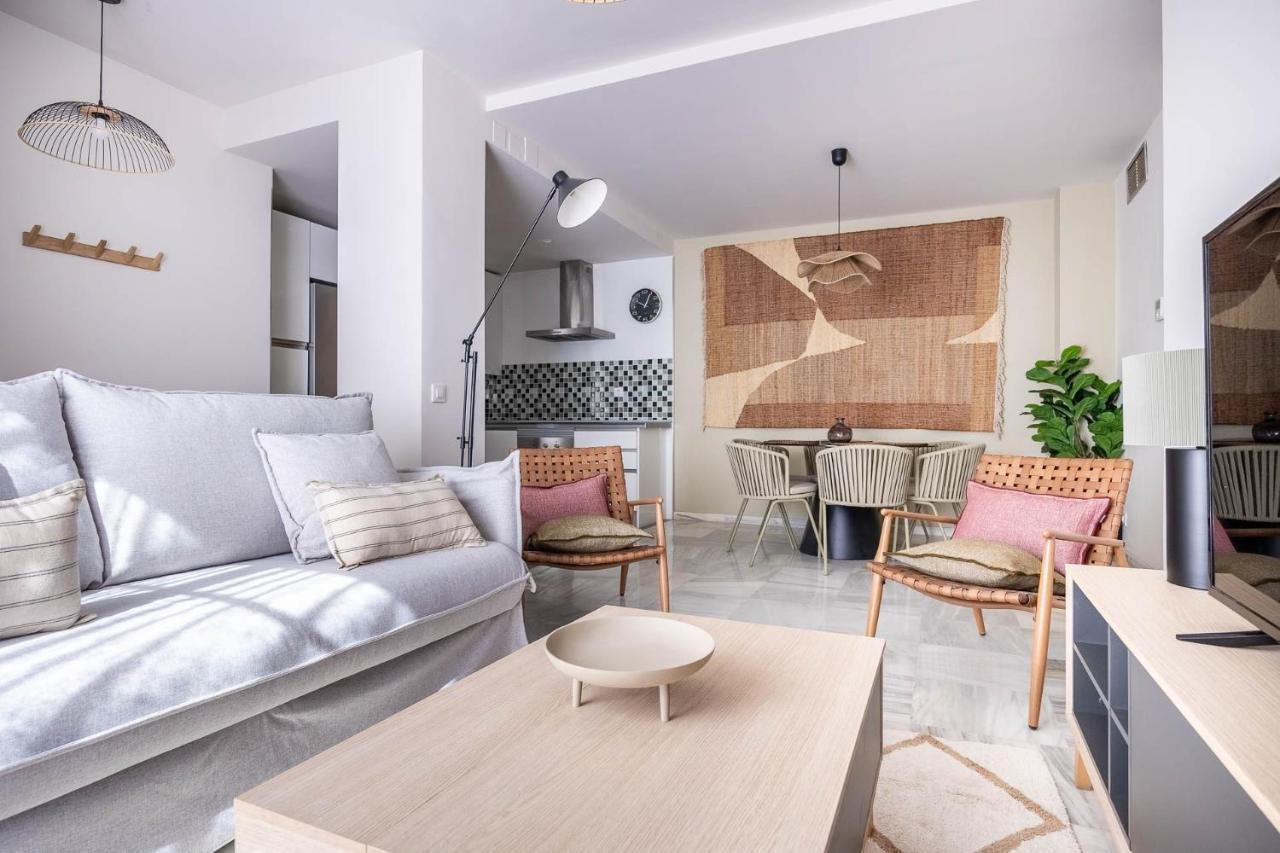Apartamento Amplisimo De Diseno Nuevo En El Corazon De Triana, Parking Included