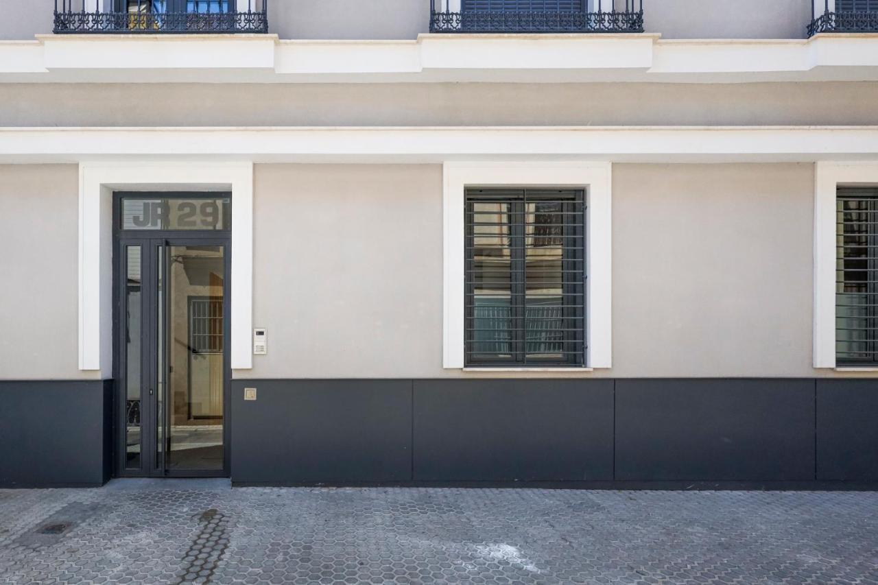 Oasis In The Heart Of - 2 Bedroom With Free Parking Apartamento