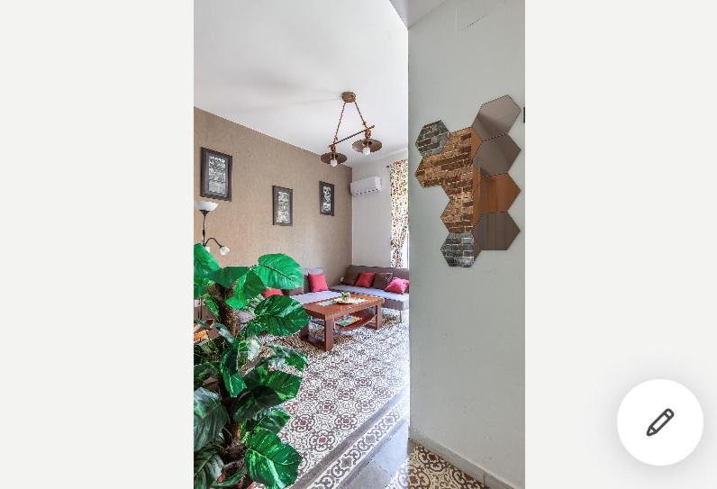 Violeta With Cozy Balcony Apartamento *