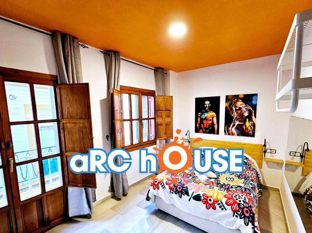 Arc House Plaza Inn