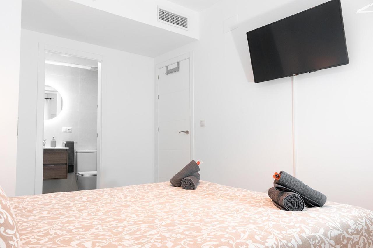 Apt Old Town 3 Bedrooms, 2 Bathrooms, Wifi Seville