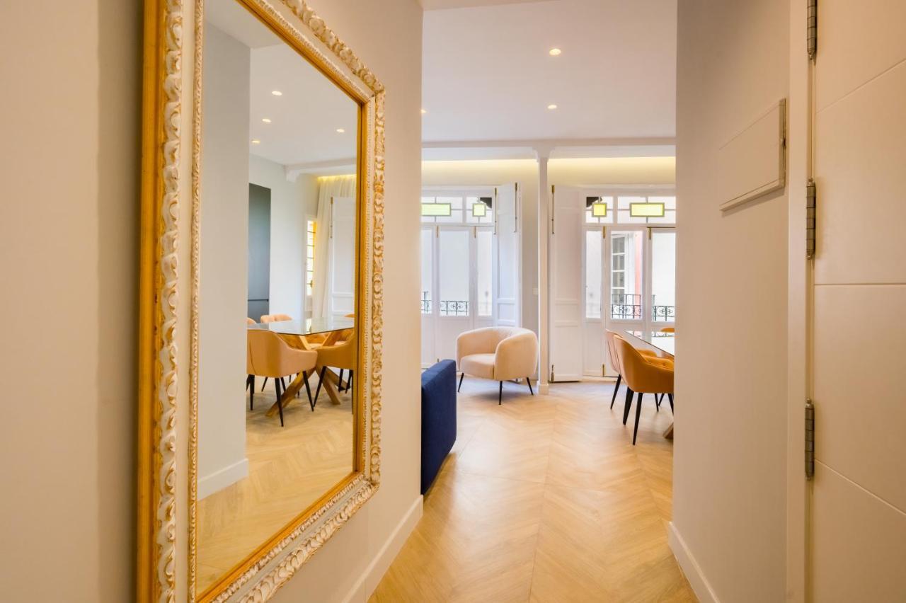 Elegant - 2 Bd 1 Bth - Center Apartment *