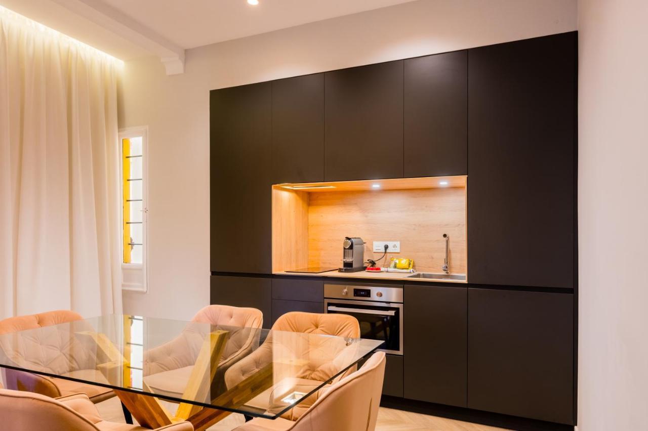 Elegant - 2 Bd 1 Bth - Center Seville