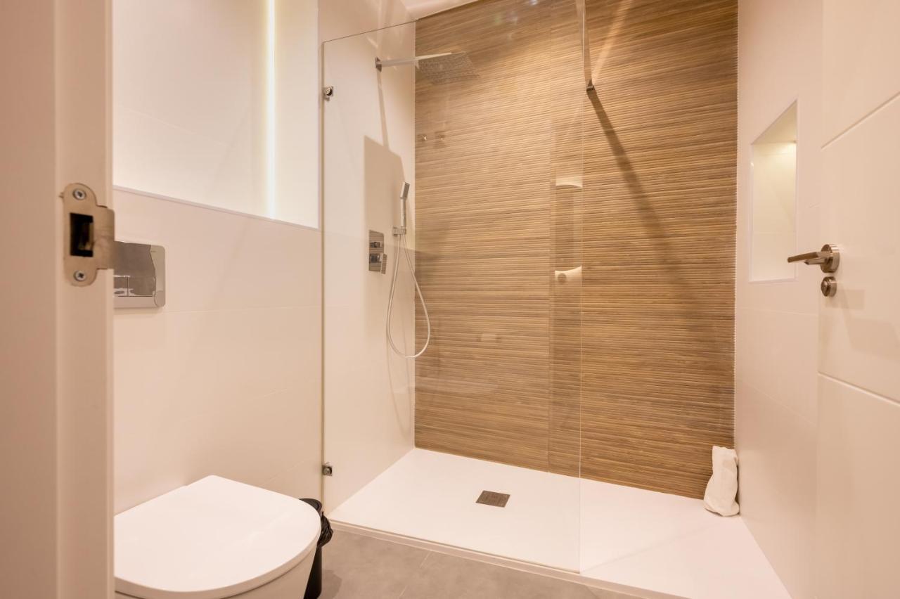 Apartment Elegant - 2 Bd 1 Bth - Center *