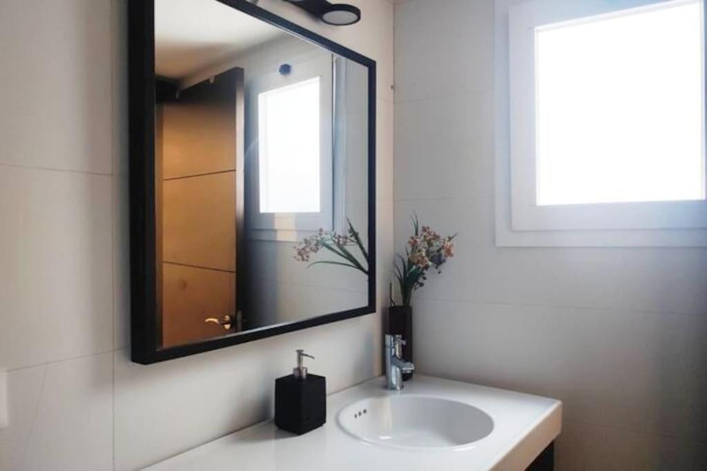 El Duque Blanco.autentica Sevilla.centro.con Patio Apartamento *