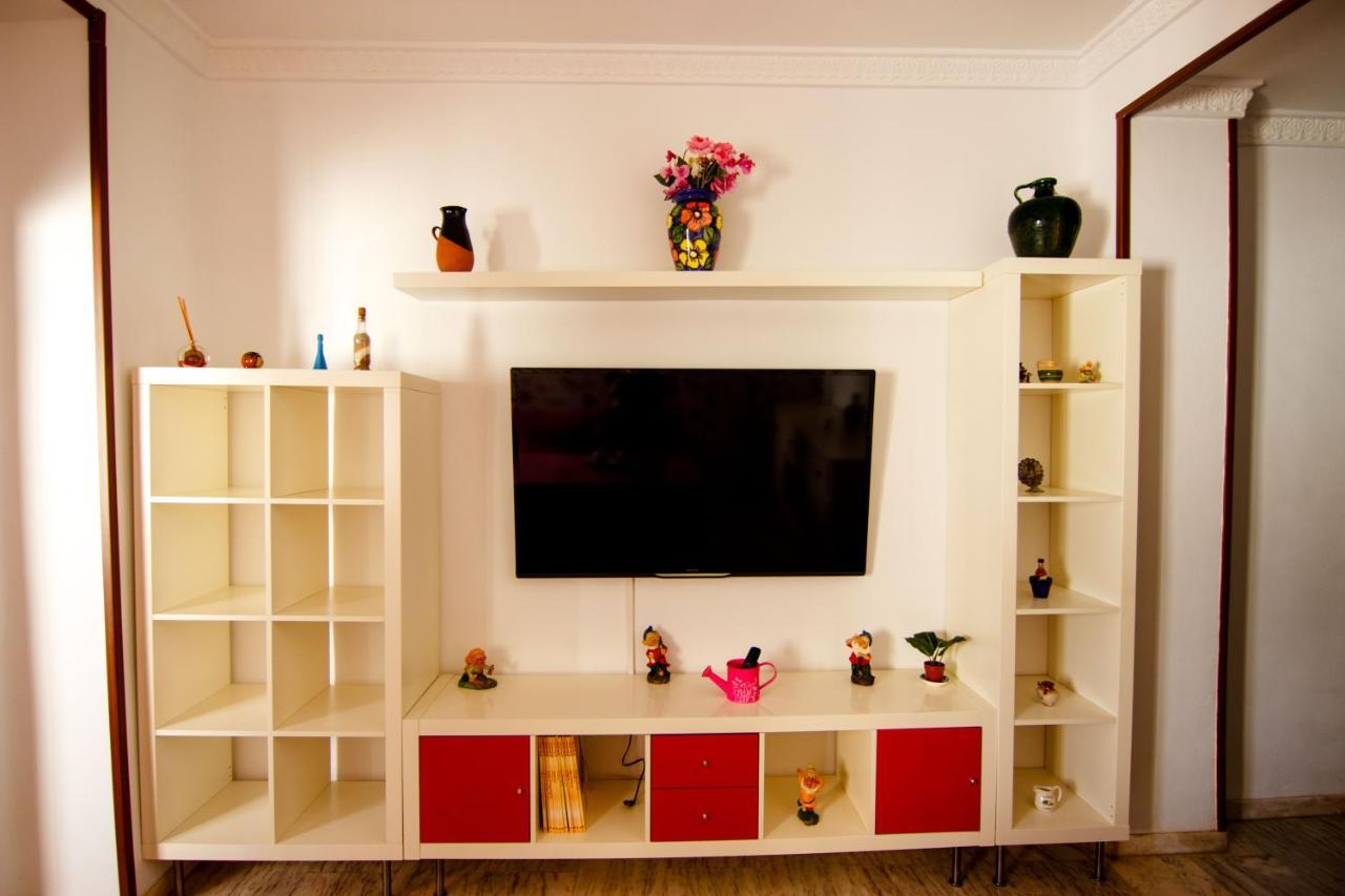 Rentalsevilla Centrico Apartamento Junto Al Guadalquivir Con Parking Coche Mediano Apartamento *