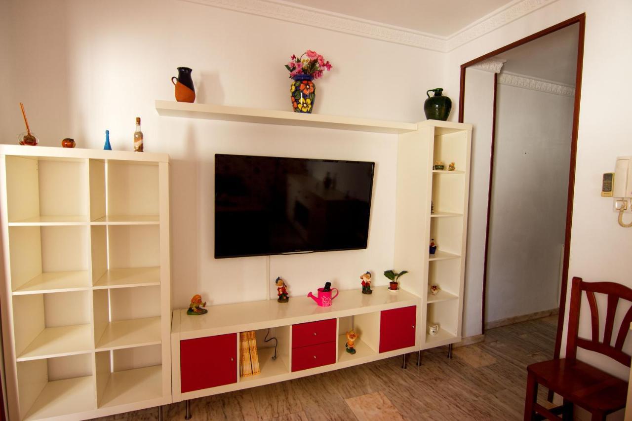 Apartamento Rentalsevilla Centrico Apartamento Junto Al Guadalquivir Con Parking Coche Mediano