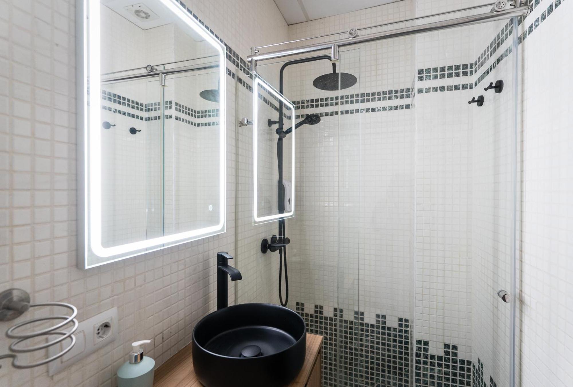Triana Deluxe Con Patio Privado Apartamento *
