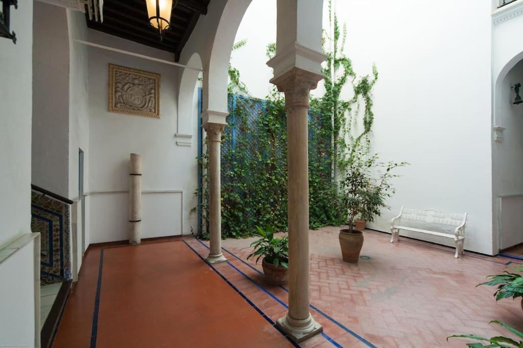 Centrally Located In Old Palace House