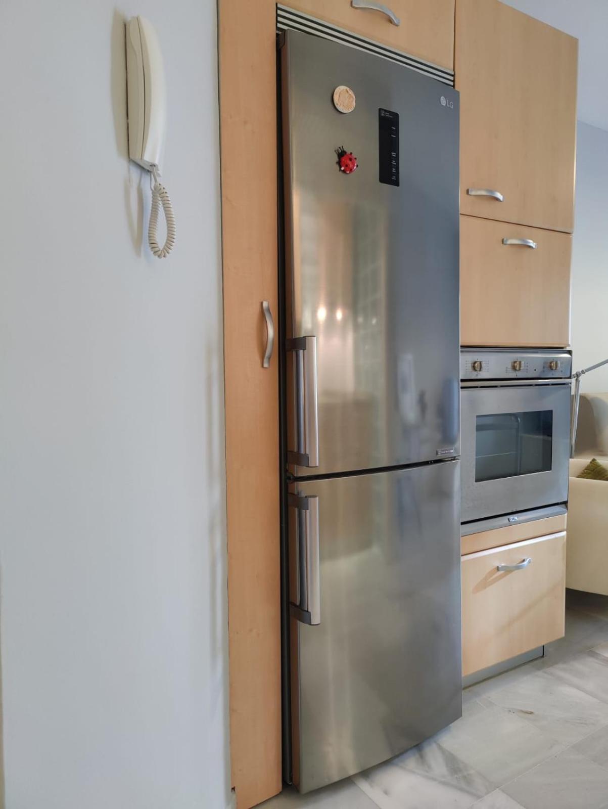Apartamento Luminoso Exterior Con Balcon Y Patio En Centro Historico Feria-alameda