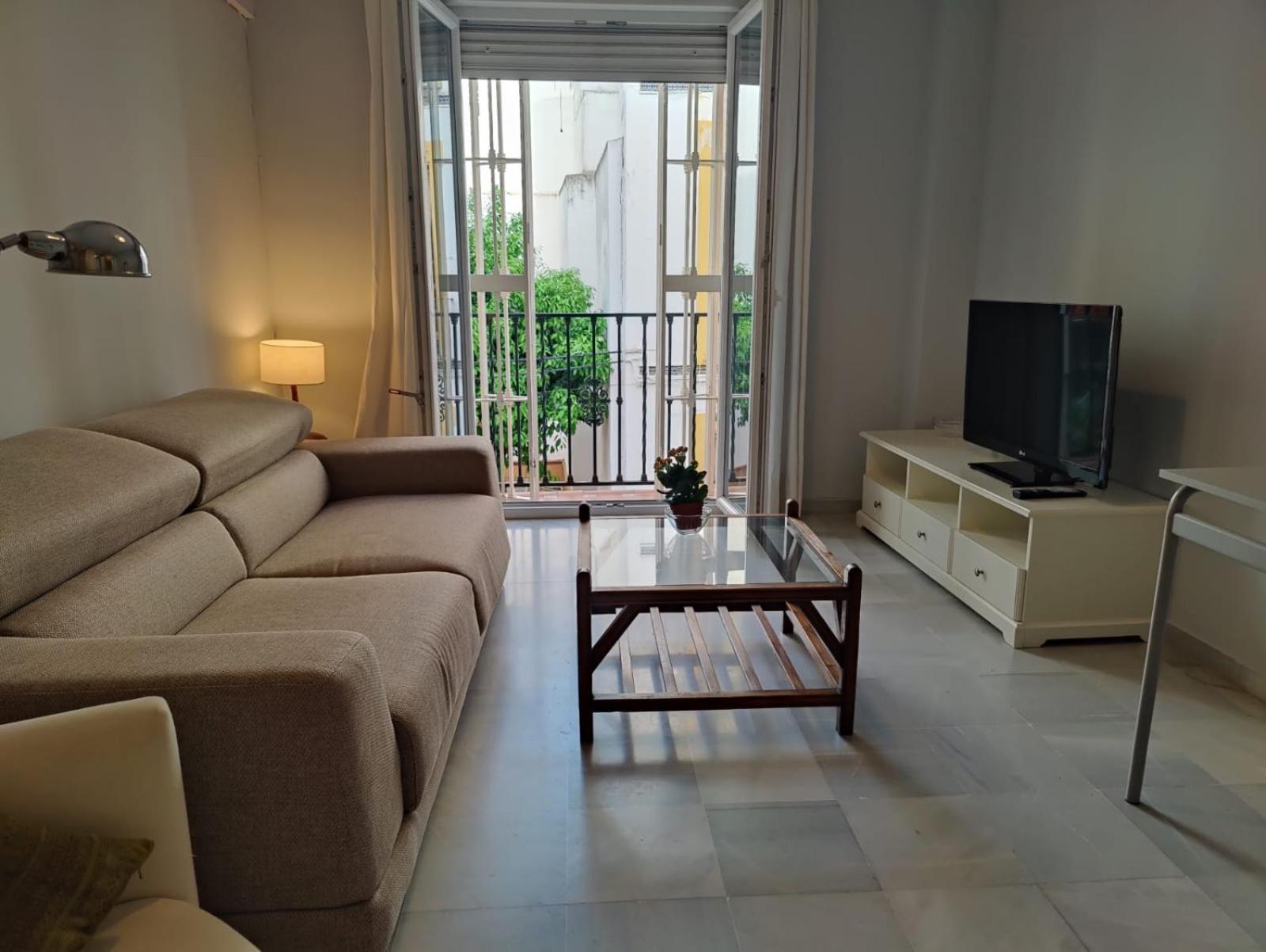 Apartamento Luminoso Exterior Con Balcon Y Patio En Centro Historico Feria-alameda *