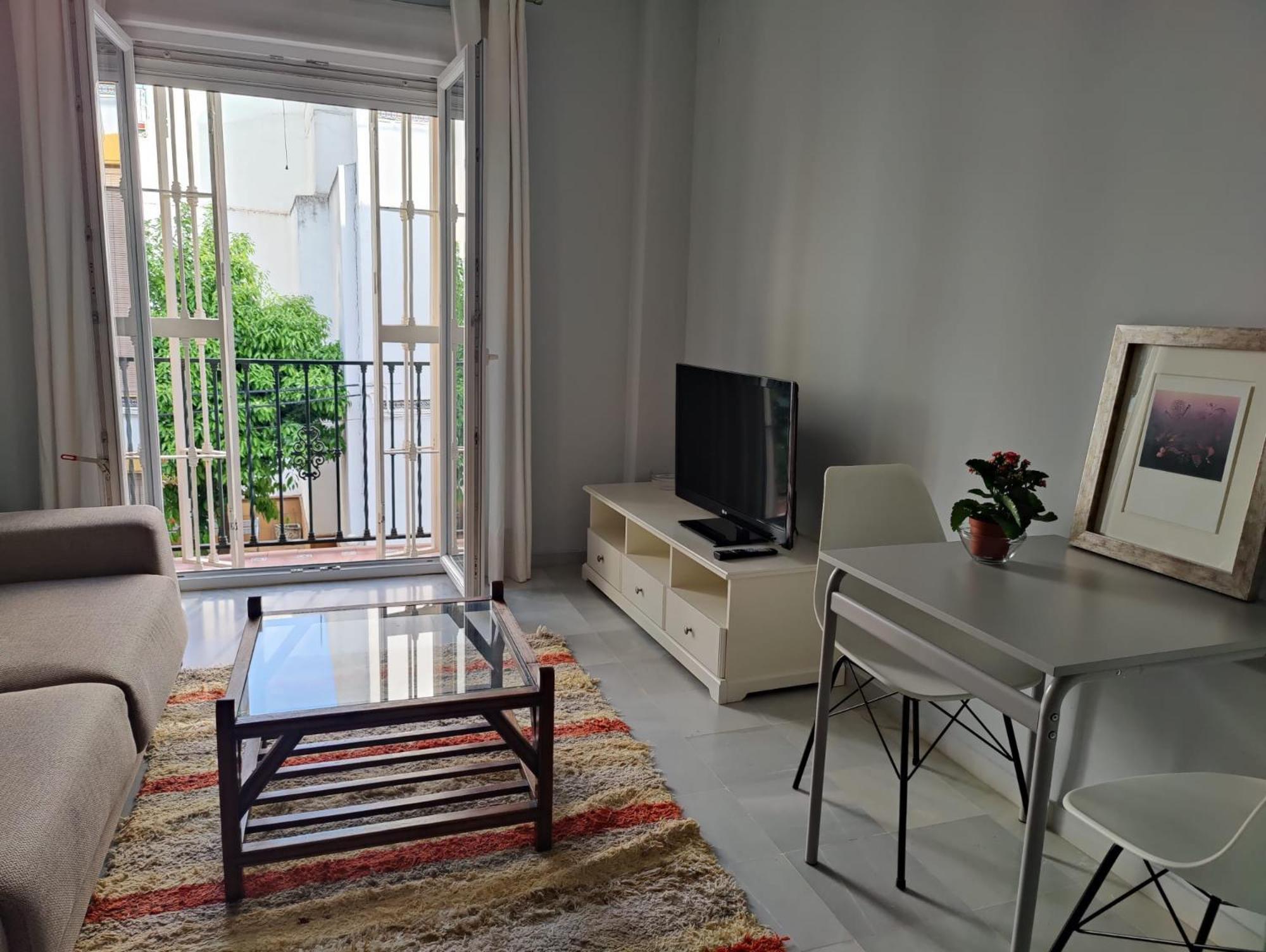 Apartamento Luminoso Exterior Con Balcon Y Patio En Centro Historico Feria-alameda *