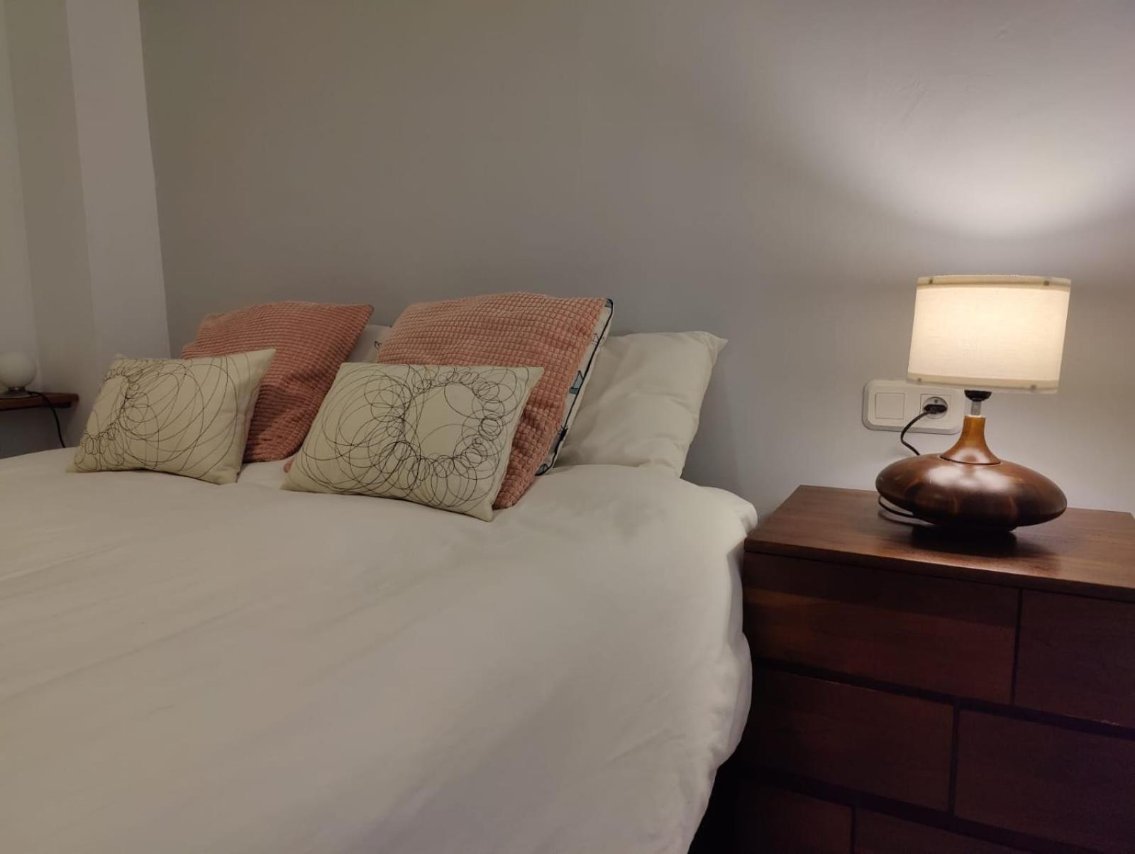 Apartamento Luminoso Exterior Con Balcon Y Patio En Centro Historico Feria-alameda