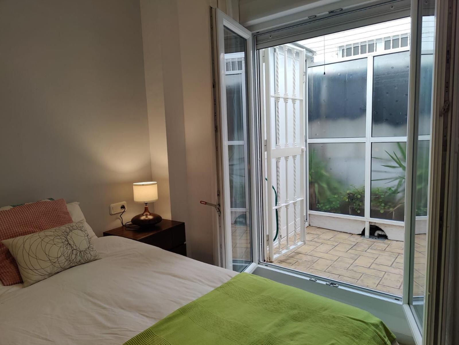 Apartamento Luminoso Exterior Con Balcon Y Patio En Centro Historico Feria-alameda *