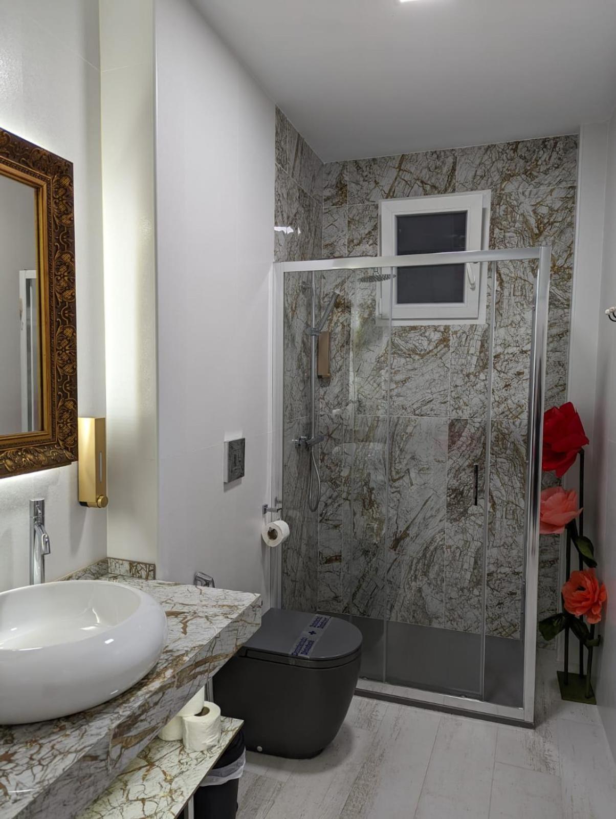 Deluxe En Av Cruz Roja Apartamento *