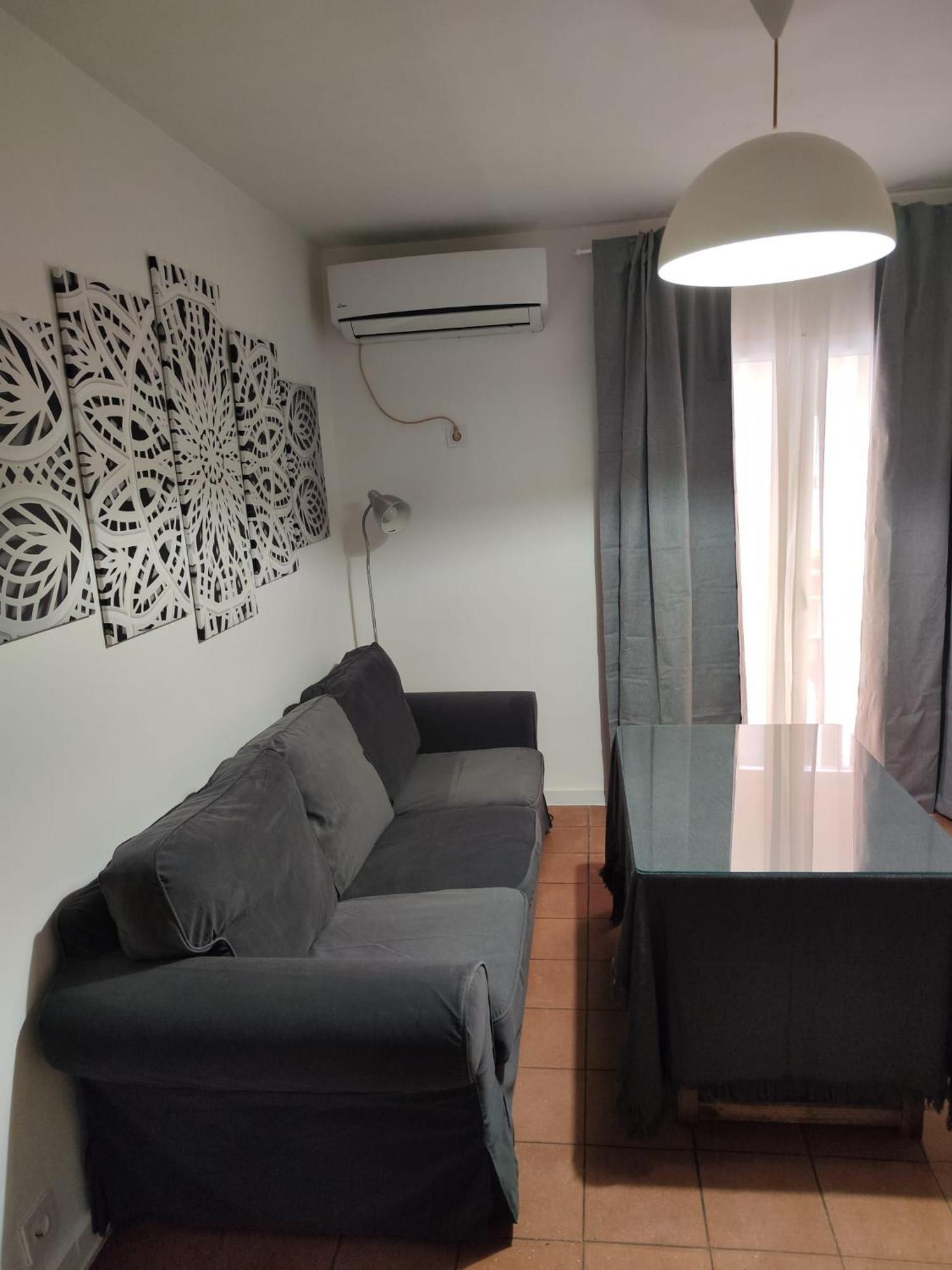 Habitación en casa particular Vts Los Remedios Sevilla