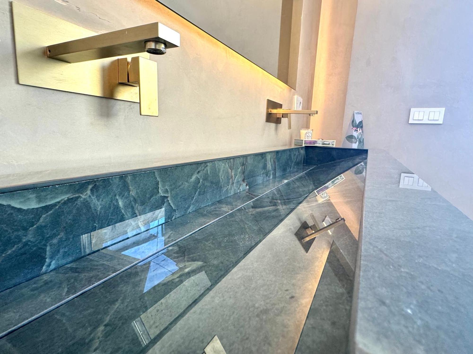 Luxury Cathedral Views In Apartamento Sevilla