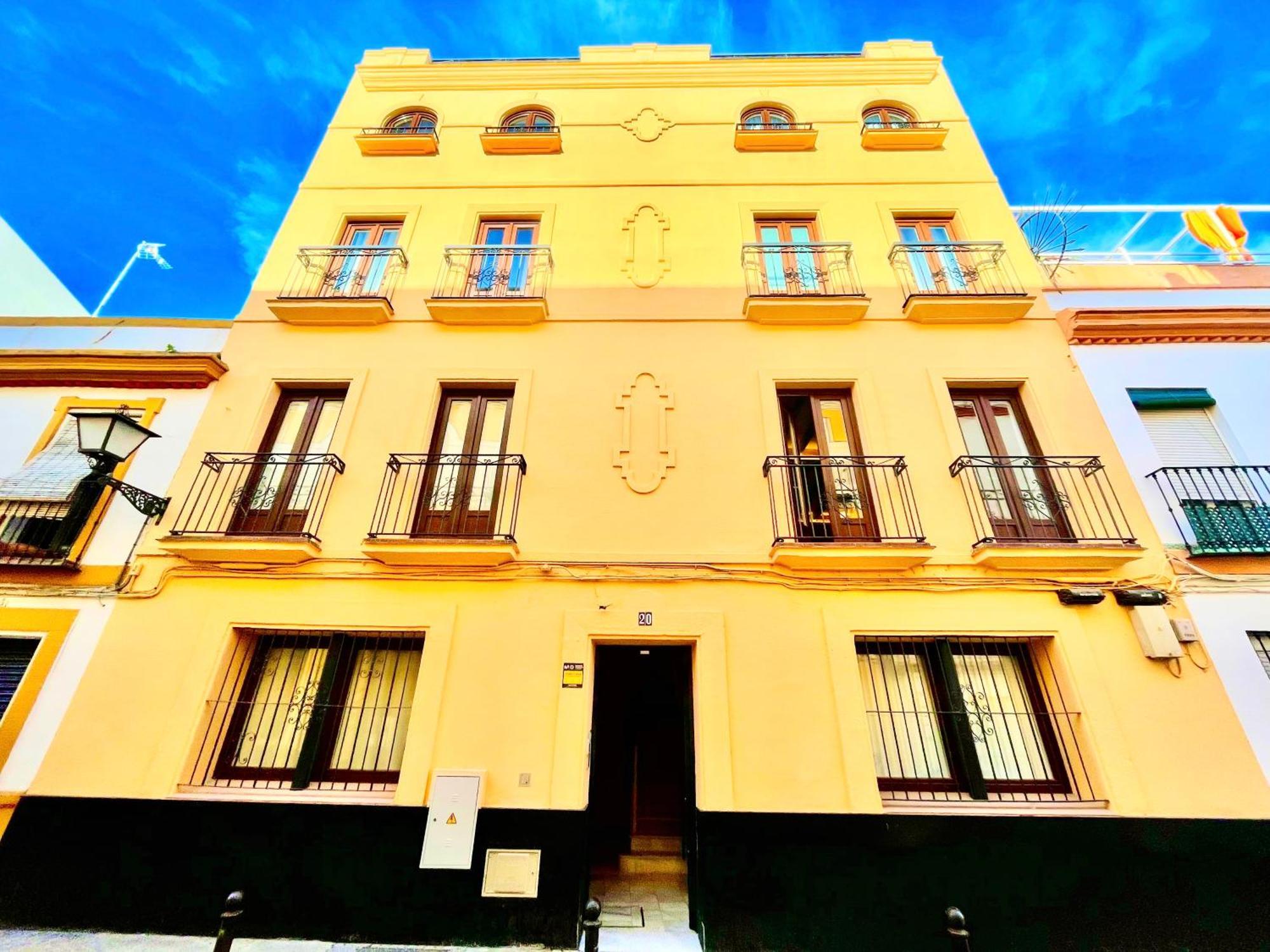 Philippe's Triana Con Terraza Apartment *