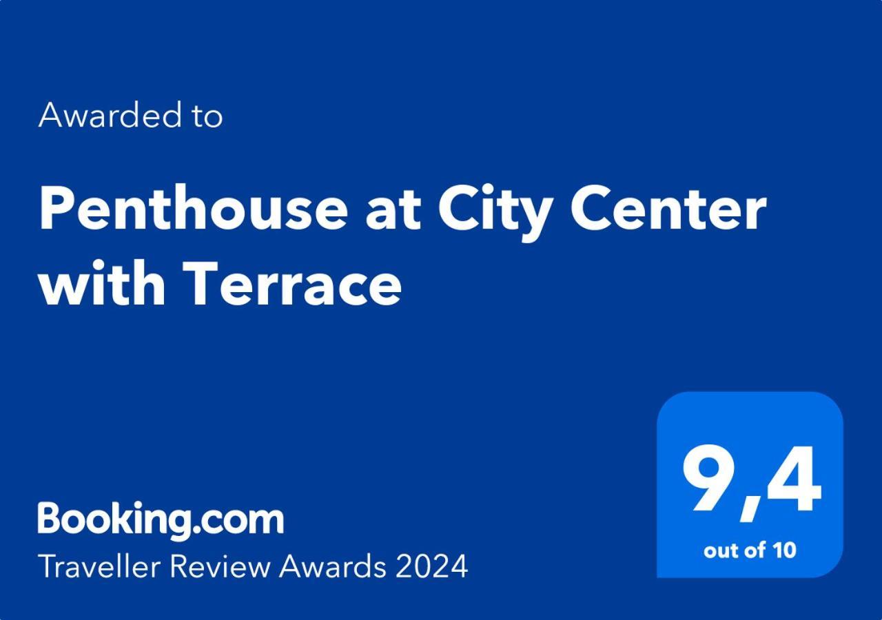 Penthouse At Center With Terrace