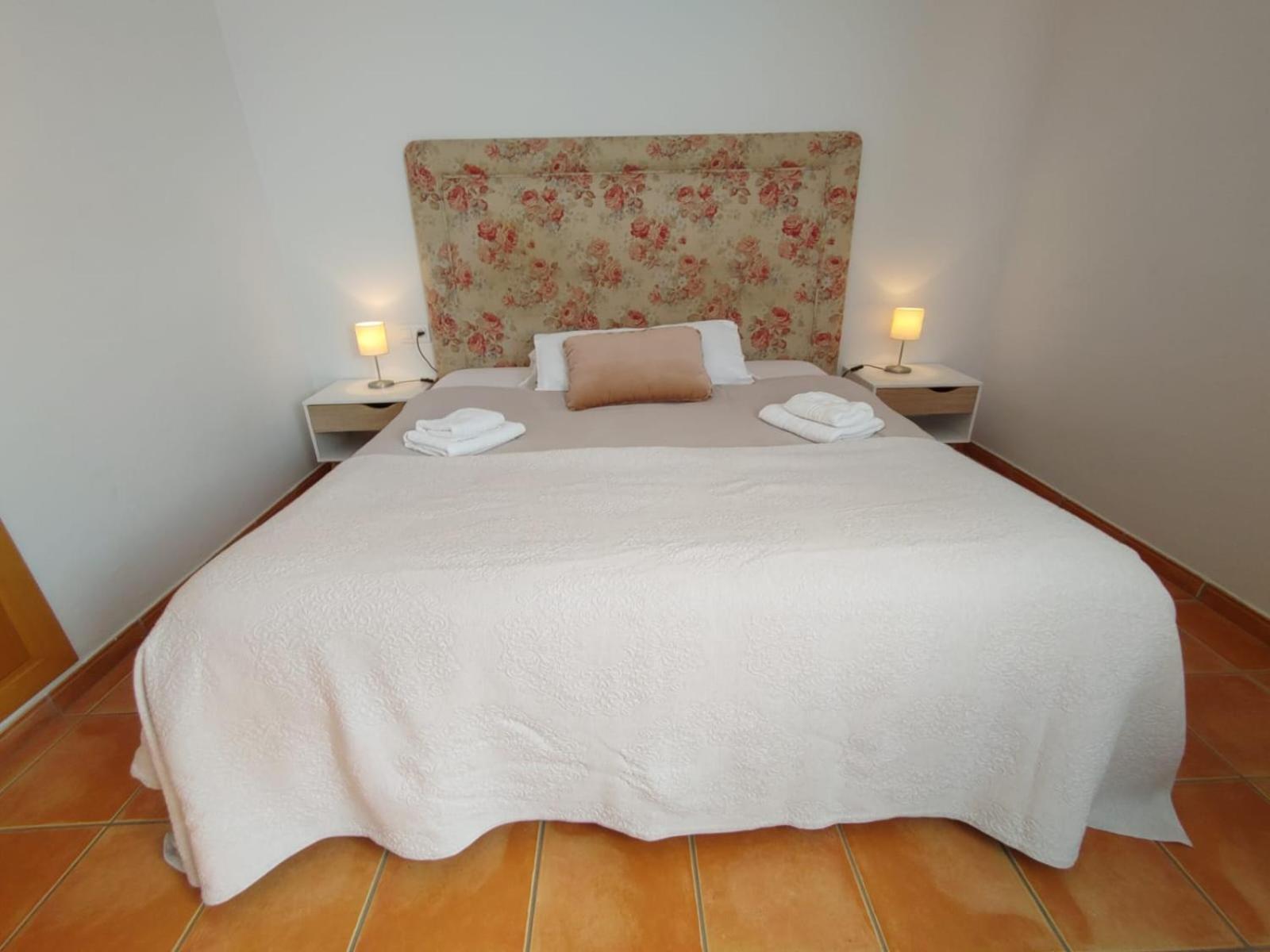 Special Place In Triana Apartment