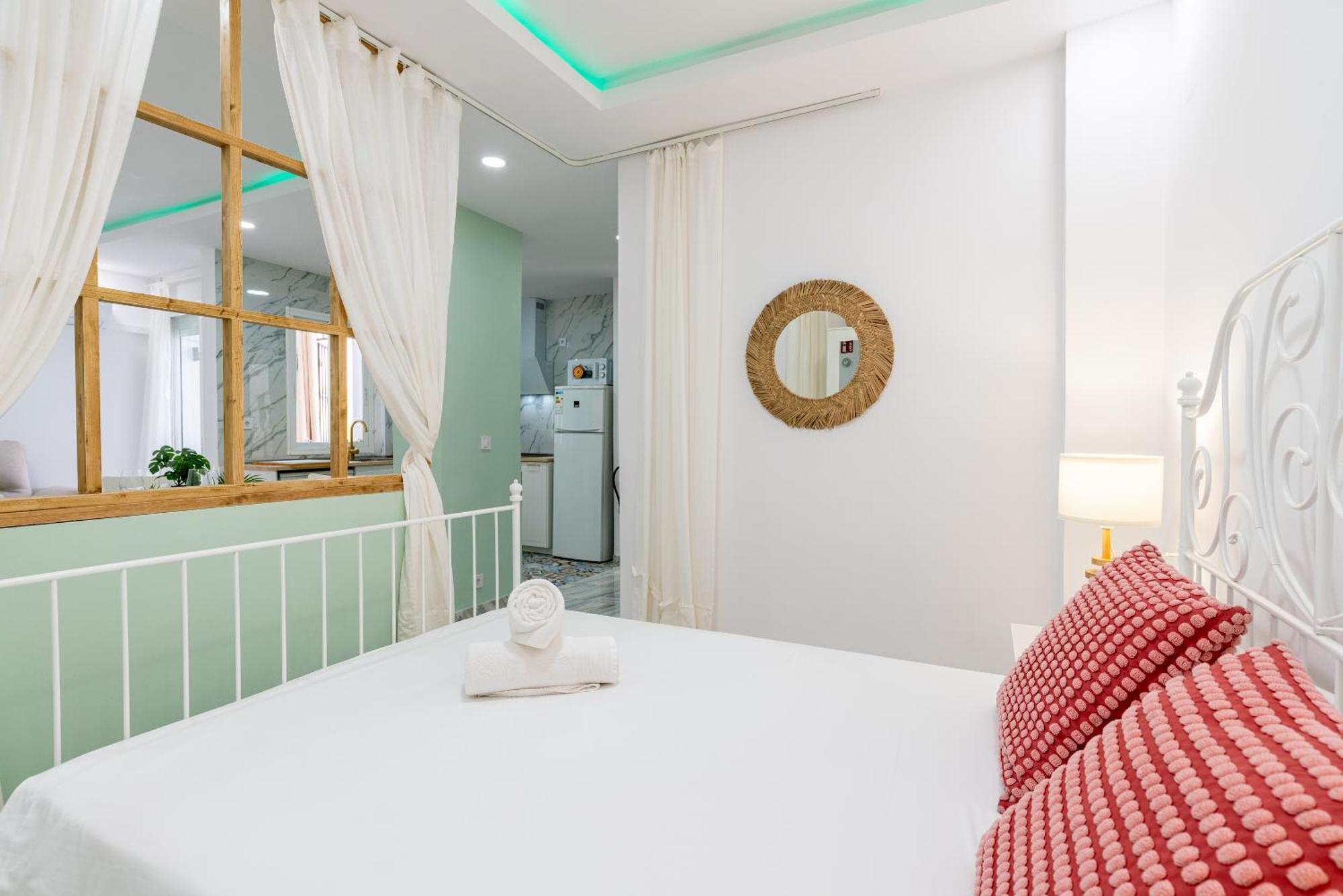 La Cava De Triana, Luminoso Y Acogedor Apartamento *